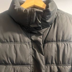 Gap Women puffer cinched vest